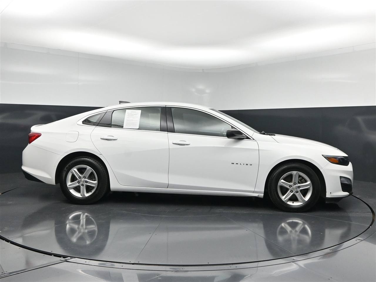 Used 2023 Chevrolet Malibu LS FWD image 4
