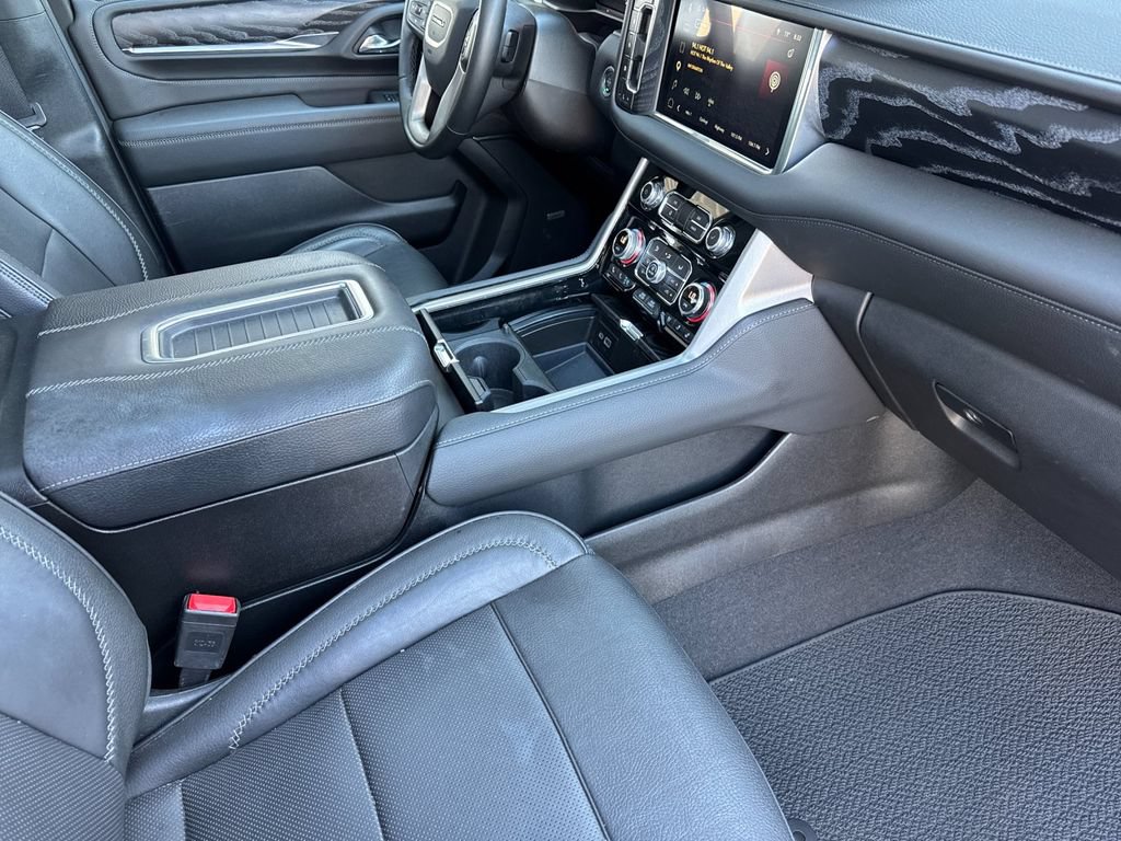 Used 2024 GMC Yukon XL Denali AWD/4WD image 18
