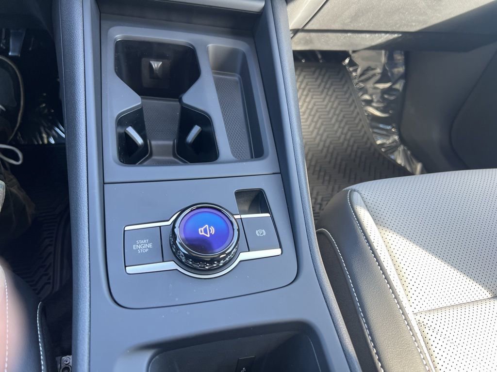 New 2025 Volkswagen Tiguan SE image 24