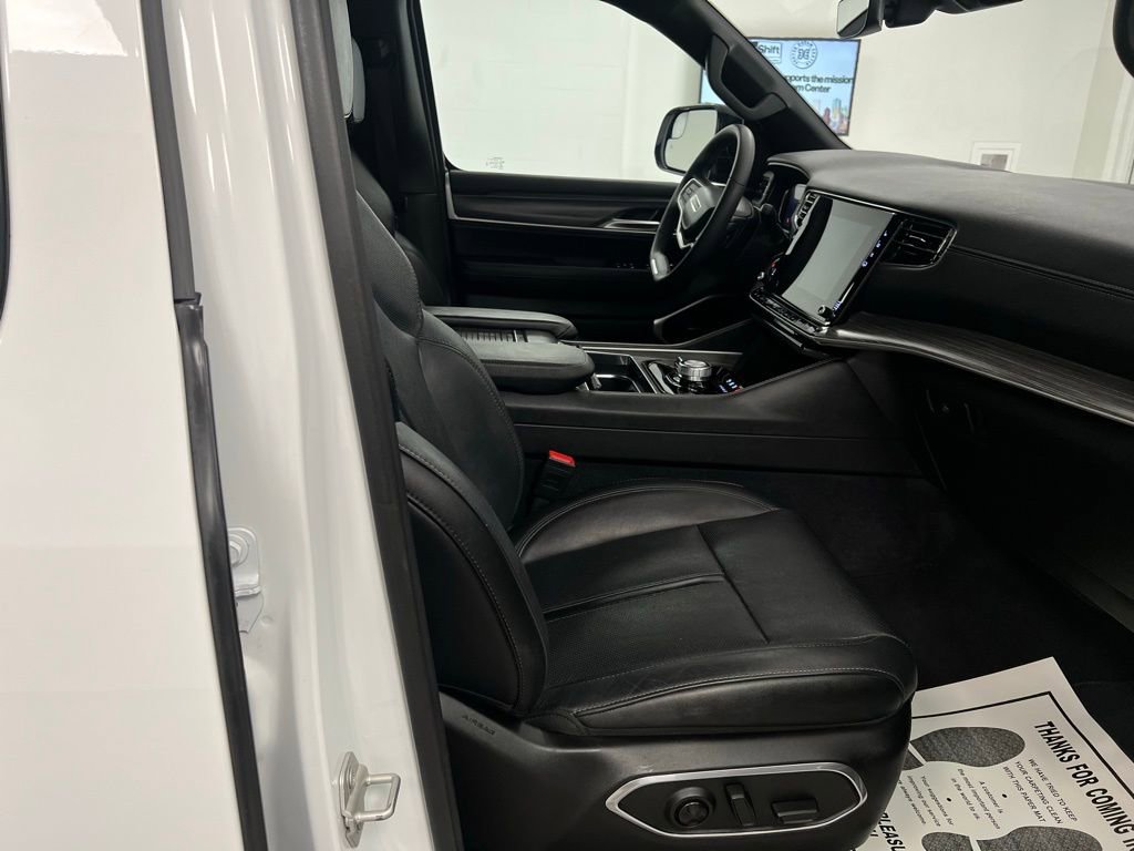 Used 2024 Jeep Wagoneer L Series II w/ Premium Group I image 63