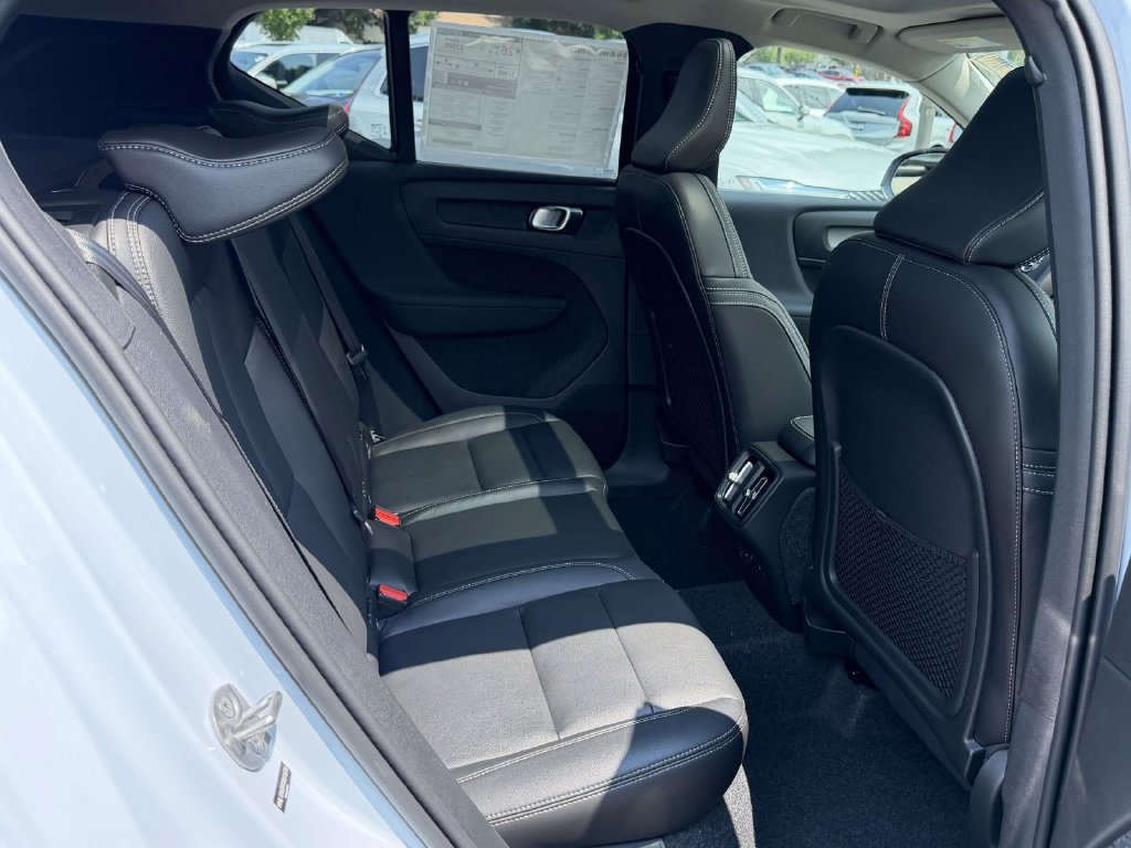 New 2026 Volvo XC40 B5 Plus w/ Protection Package Premier AWD/4WD image 12