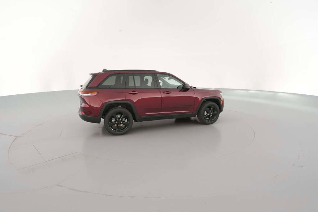 New 2025 Jeep Grand Cherokee Limited w/ Black Appearance Package image 13