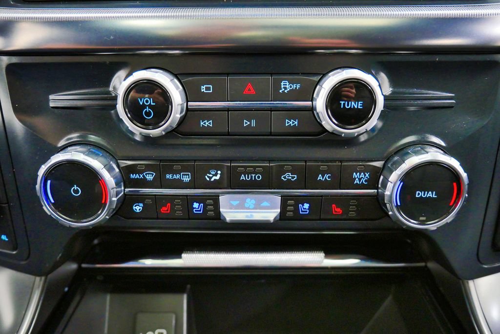 Used 2025 Ford F150 Lariat AWD/4WD image 32