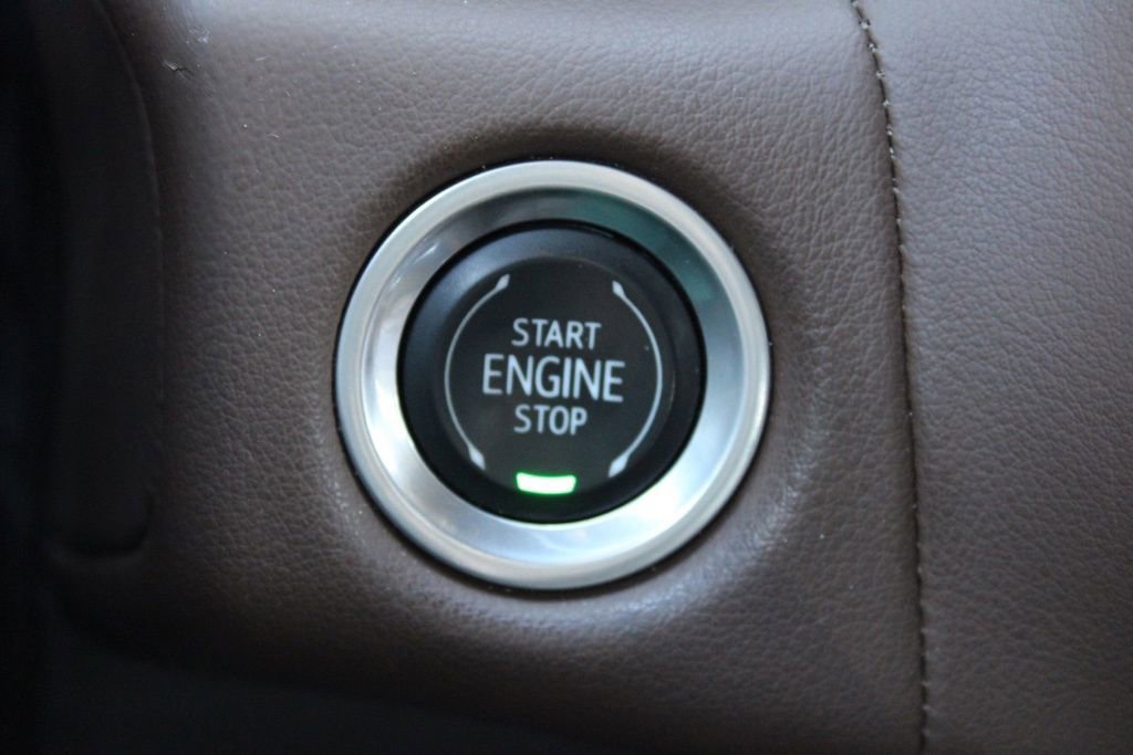 Used 2021 Chevrolet Suburban High Country image 36