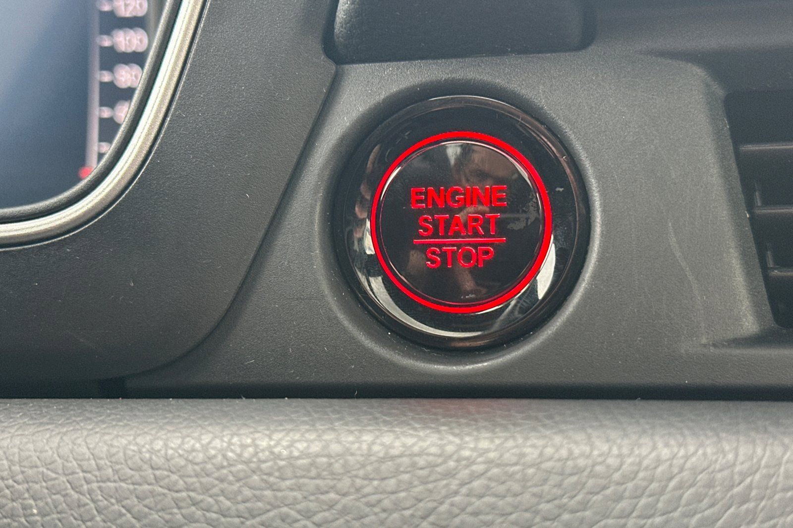 Used 2025 Honda Pilot Black Edition image 25