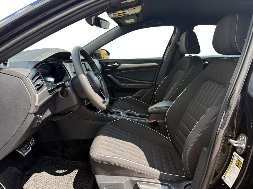 Used 2023 Volkswagen Jetta Sport FWD image 9