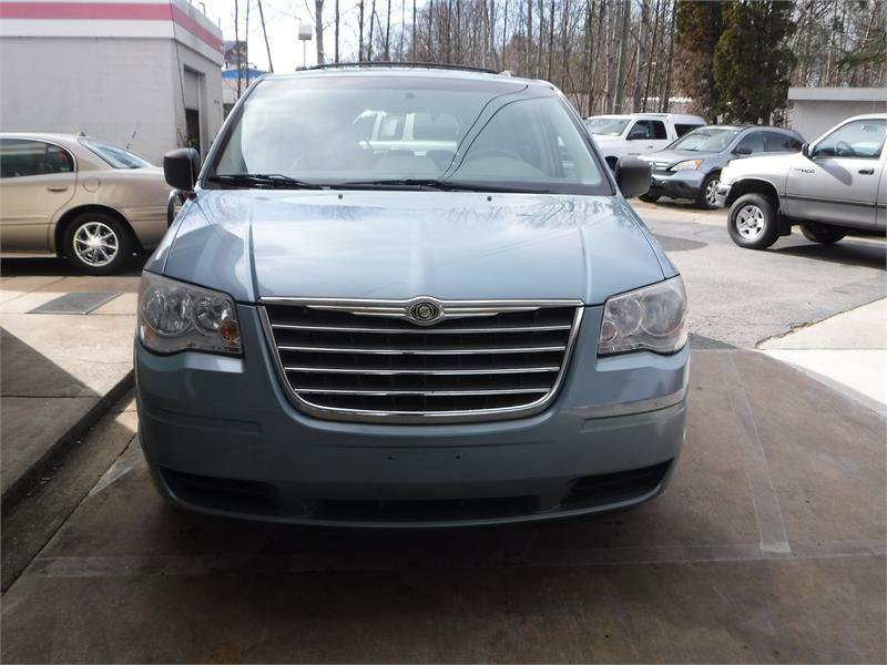 Used 2010 Chrysler Town & Country LX w/ PWR Convenience Group image 13