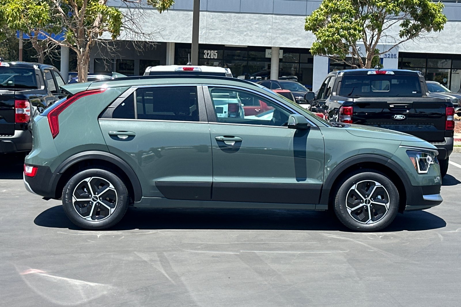 New 2026 Kia Niro EX w/ EX Premium Package FWD image 3