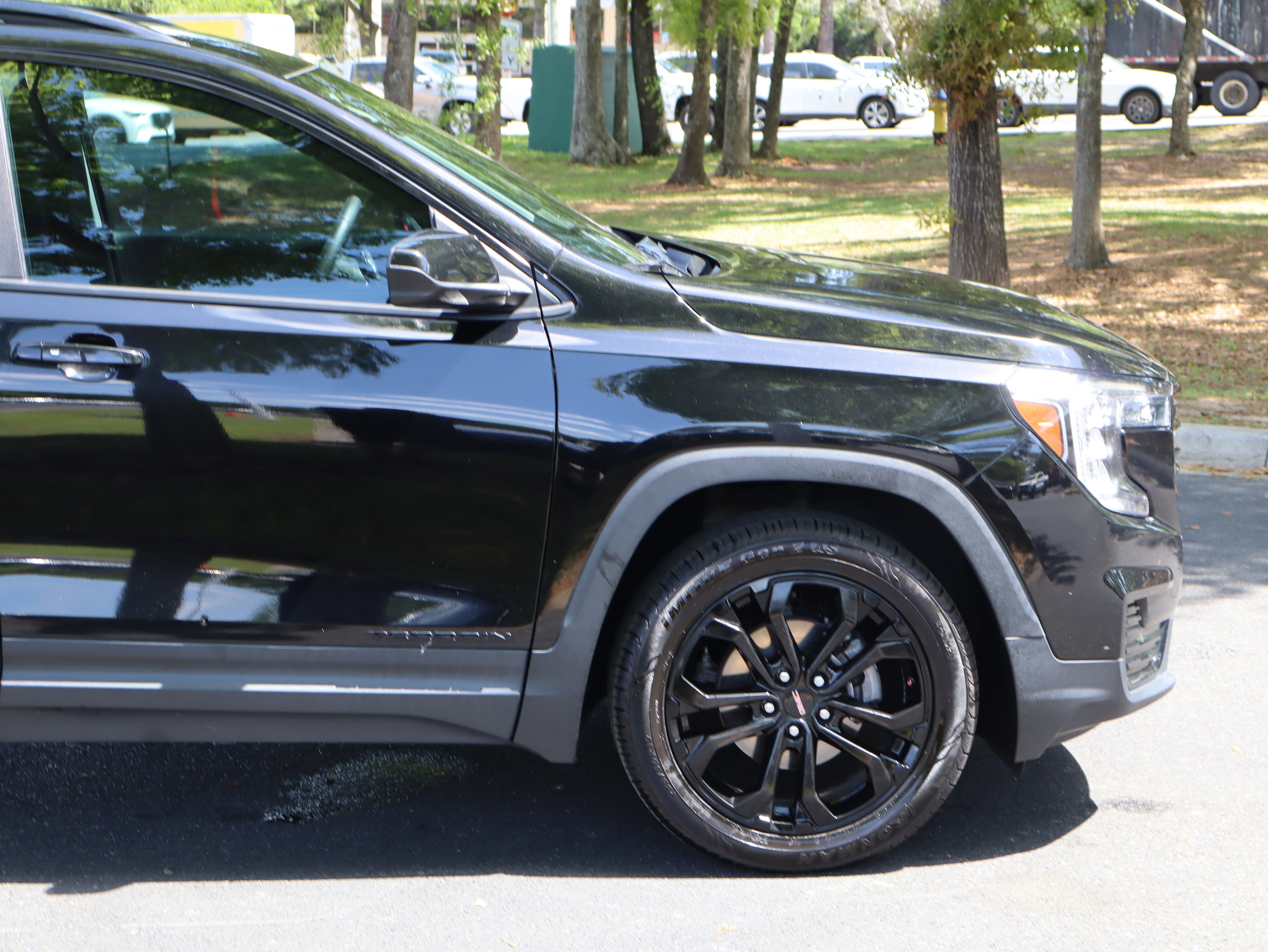 Used 2022 GMC Terrain SLE w/ Driver Convenience Package image 11