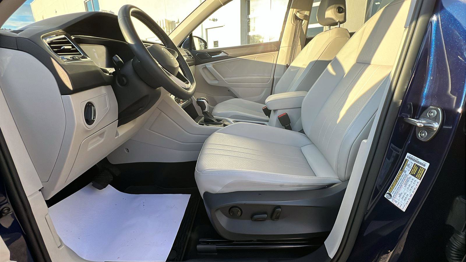 Used 2022 Volkswagen Tiguan SE image 24