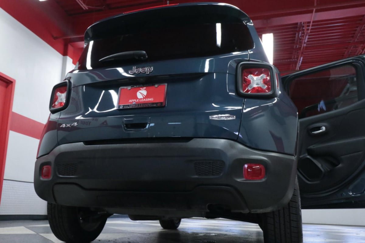 Used 2022 Jeep Renegade Latitude AWD/4WD image 32