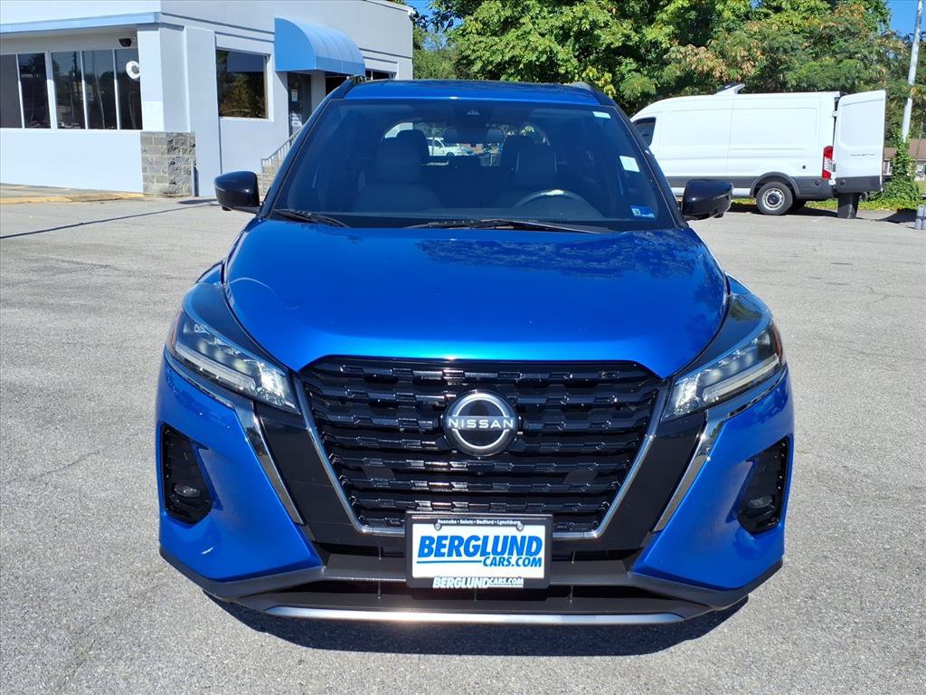 Used 2023 Nissan Kicks SR w/ SR Premium Package FWD image 9