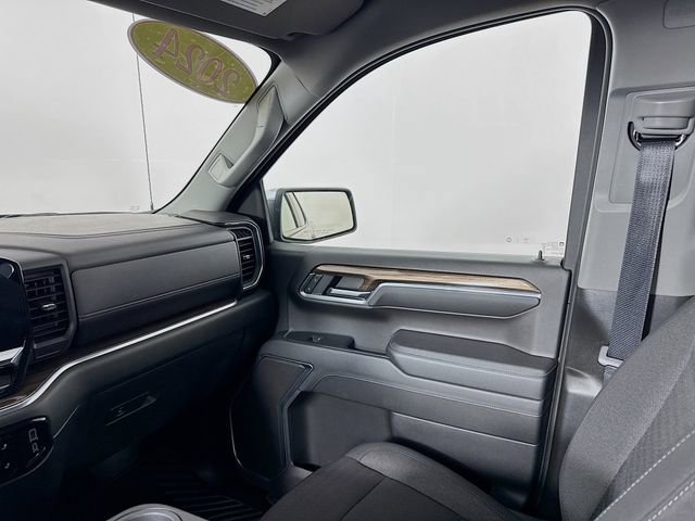 Used 2024 Chevrolet Silverado 1500 LT image 24