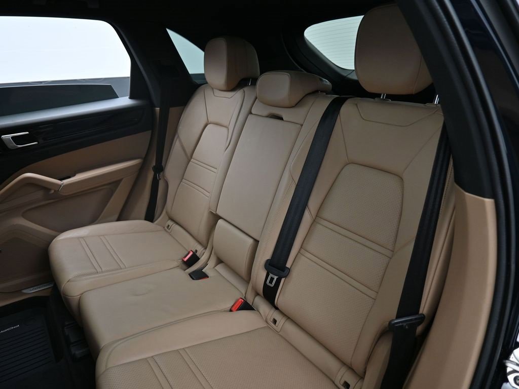 Certified 2021 Porsche Cayenne S image 24