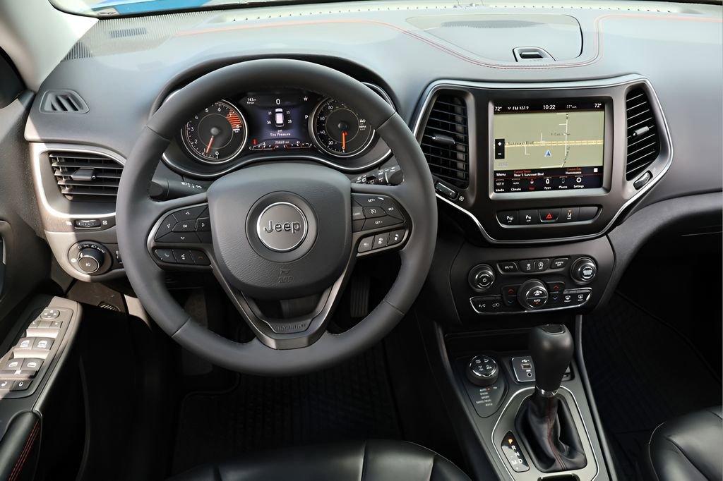 Used 2020 Jeep Cherokee Trailhawk w/ Technology Group AWD/4WD image 14