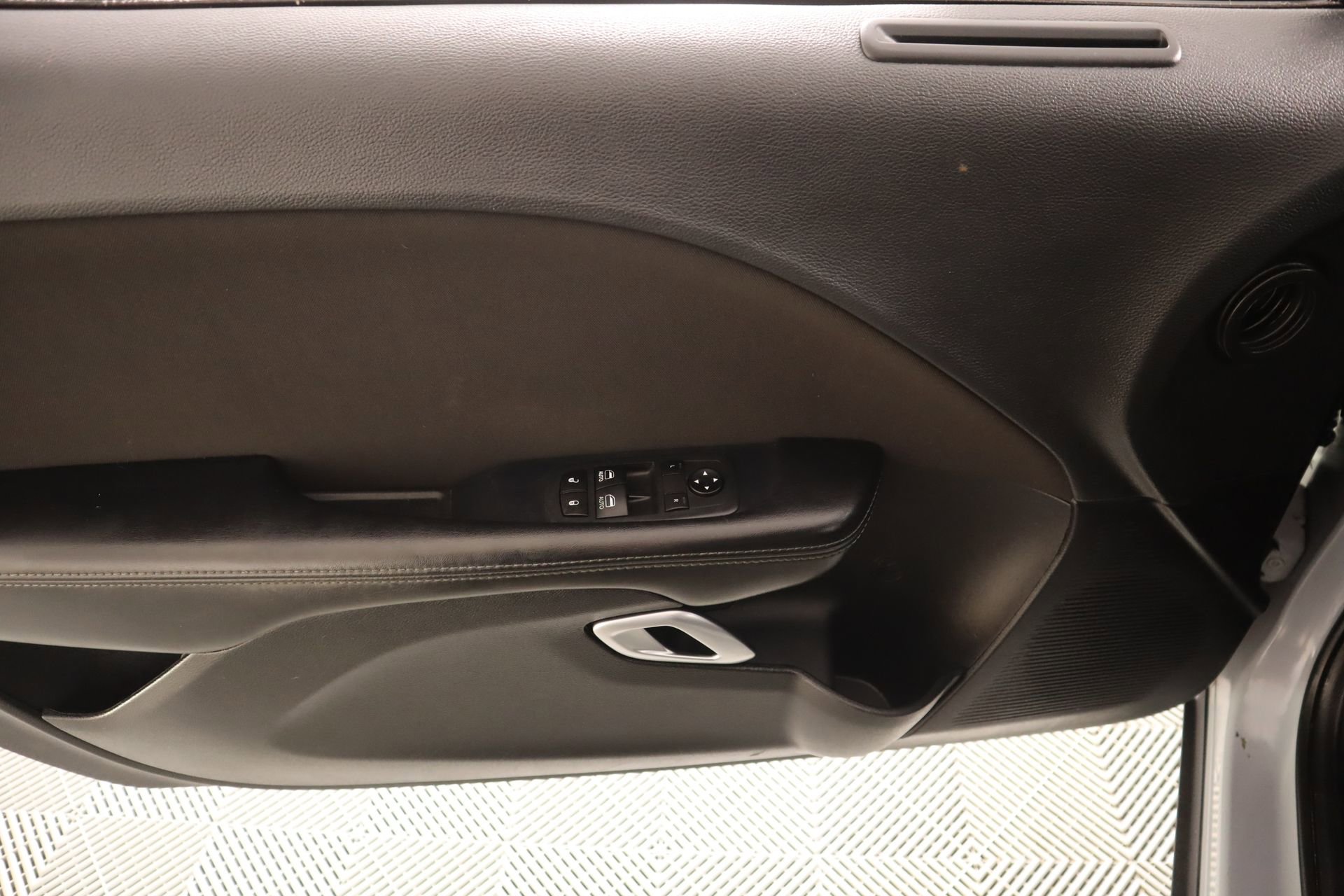 Used 2020 Dodge Challenger SXT image 13