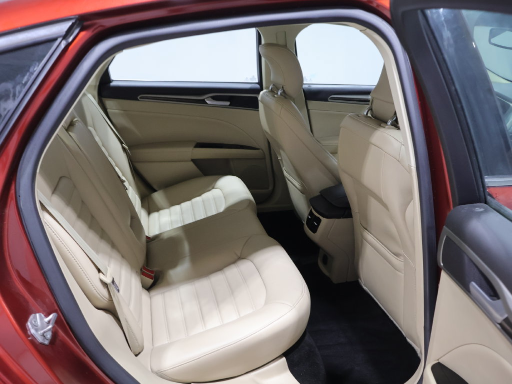 Used 2014 Ford Fusion SE w/ Equipment Group 202A FWD image 20