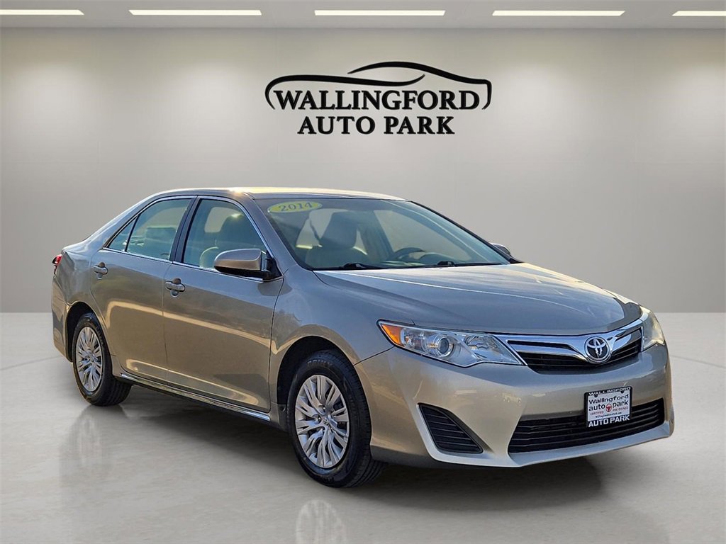 Used 2014 Toyota Camry LE image 3