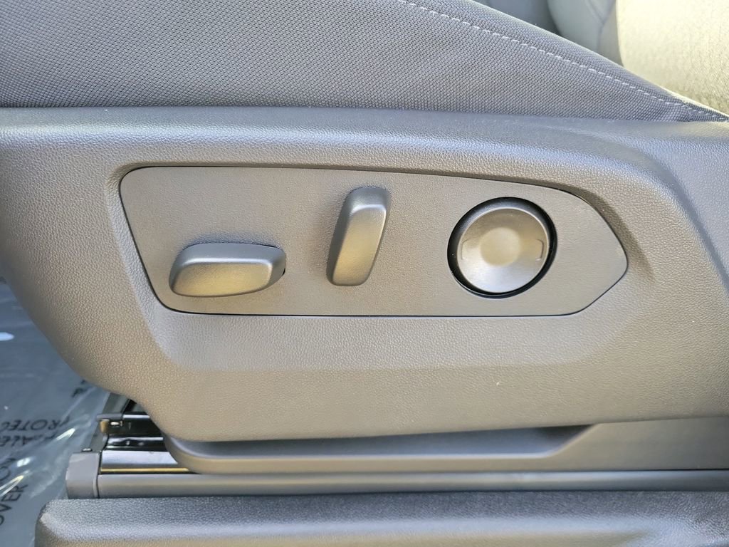 New 2026 Chevrolet Tahoe LS image 20