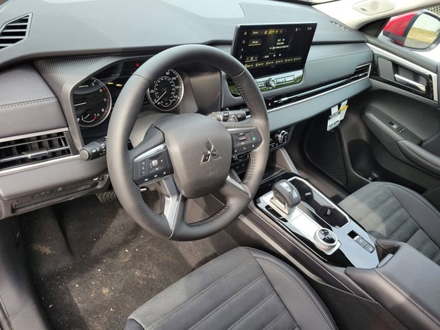 New 2026 Mitsubishi Outlander SE image 21