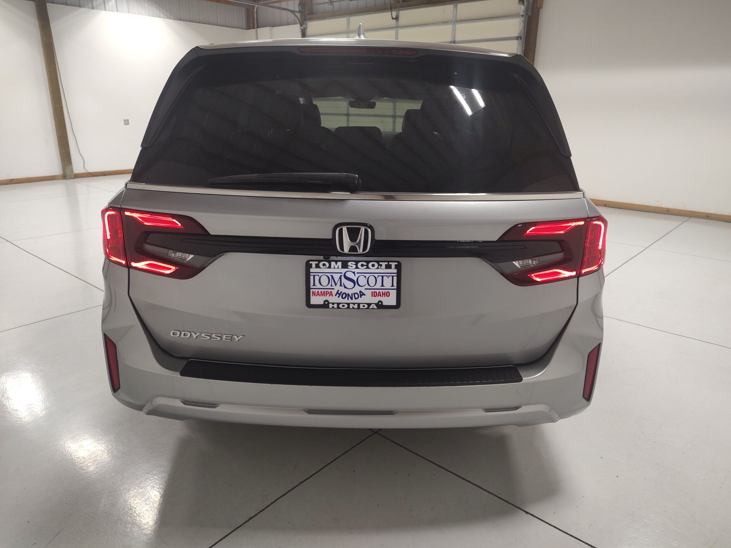 Used 2025 Honda Odyssey EX-L image 12