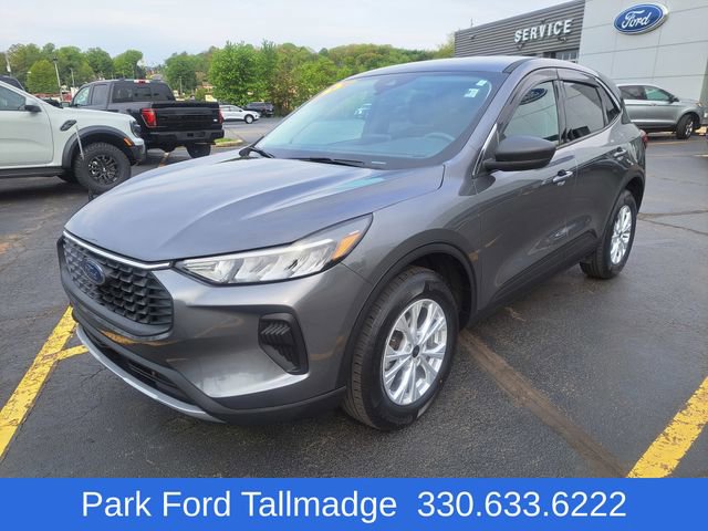 Used 2023 Ford Escape Active AWD/4WD image 2
