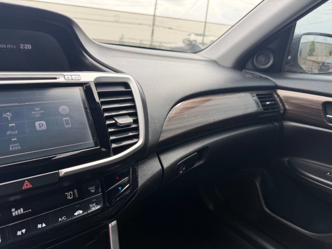 Used 2017 Honda Accord EX image 12