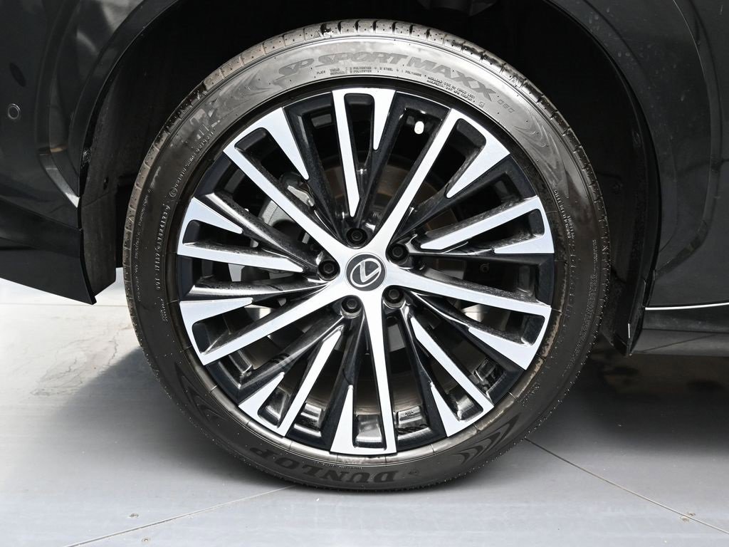 Used 2023 Lexus RZ 450e Premium w/ Technology Package image 11