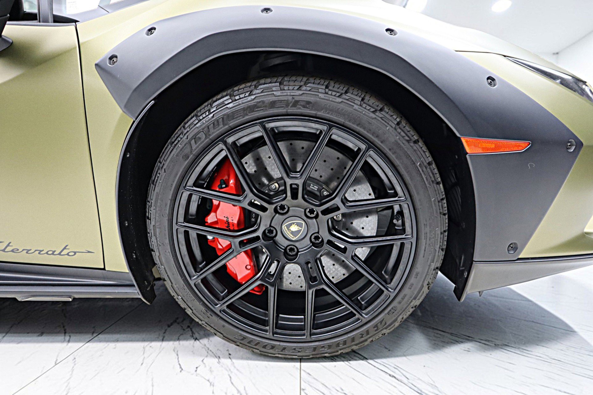 Used 2023 Lamborghini Huracan Sterrato image 48