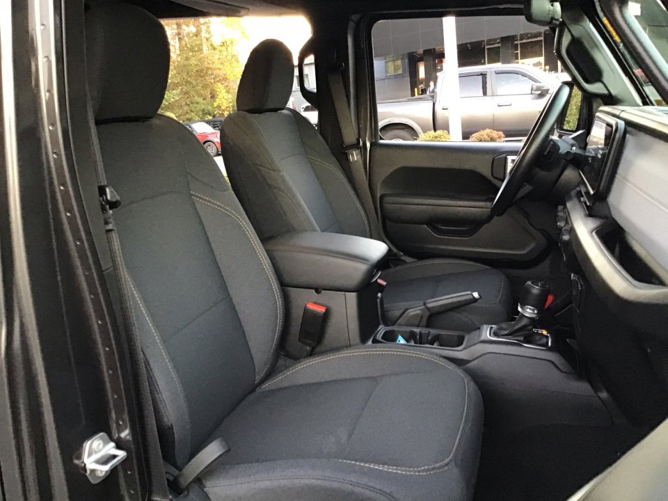 Used 2025 Jeep Gladiator Sport image 28