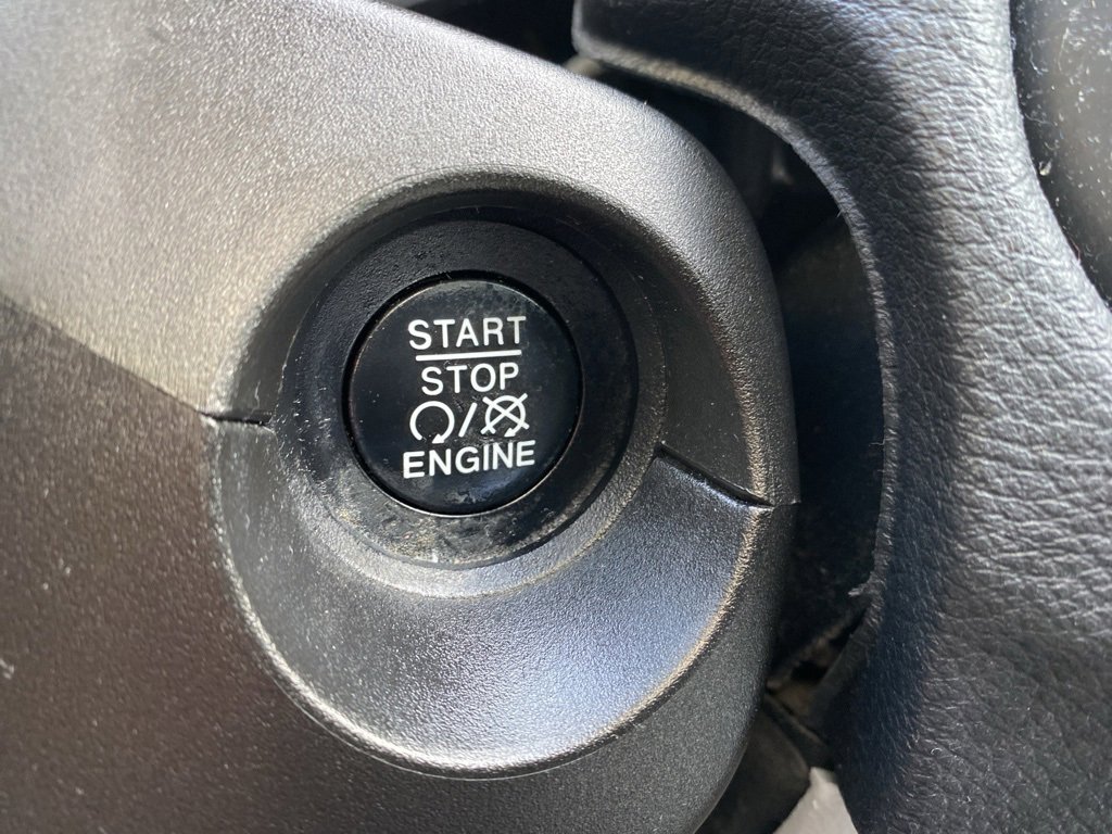 Used 2017 Jeep Compass Latitude image 29