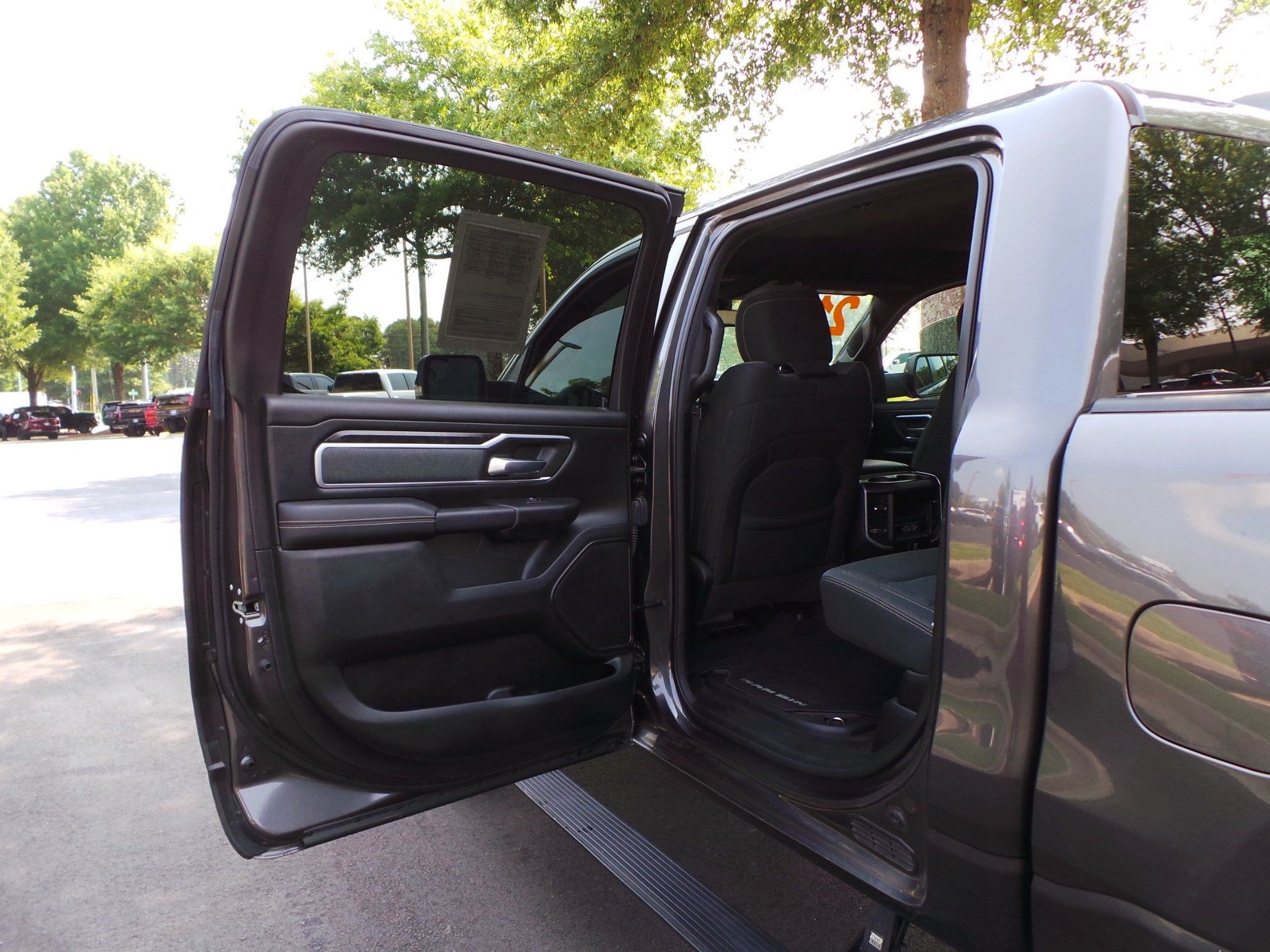 Used 2021 RAM 1500 Big Horn AWD/4WD image 36