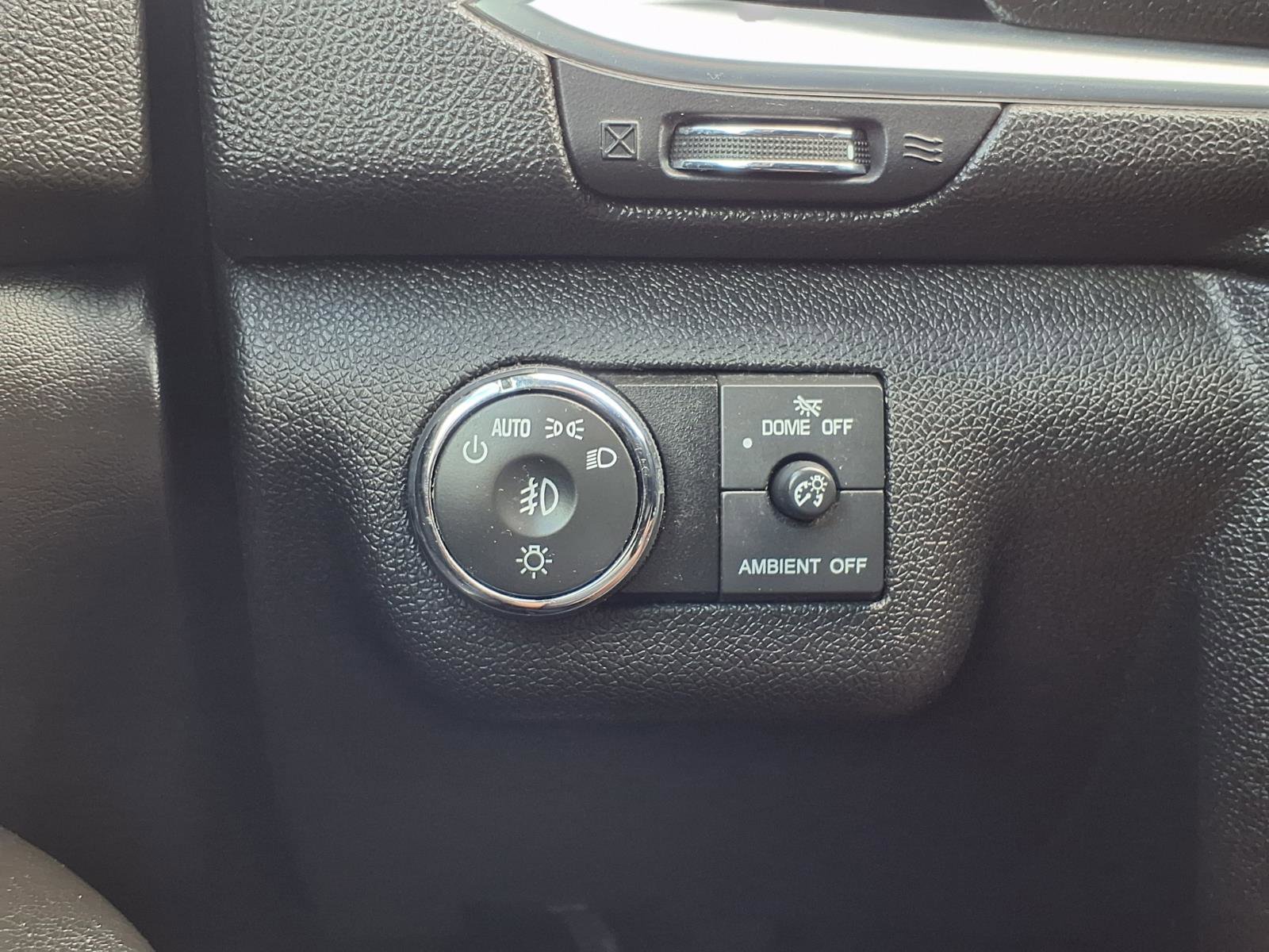 Used 2017 Chevrolet Traverse LT w/ Style and Technology Package image 9