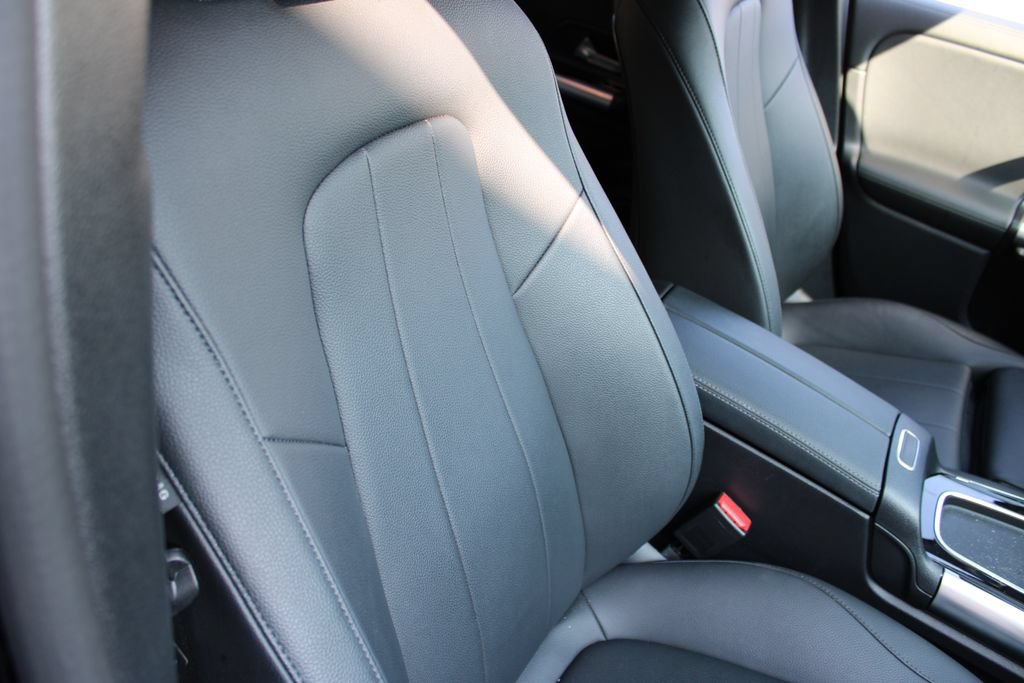 Used 2025 Mercedes-Benz GLA 250 image 19