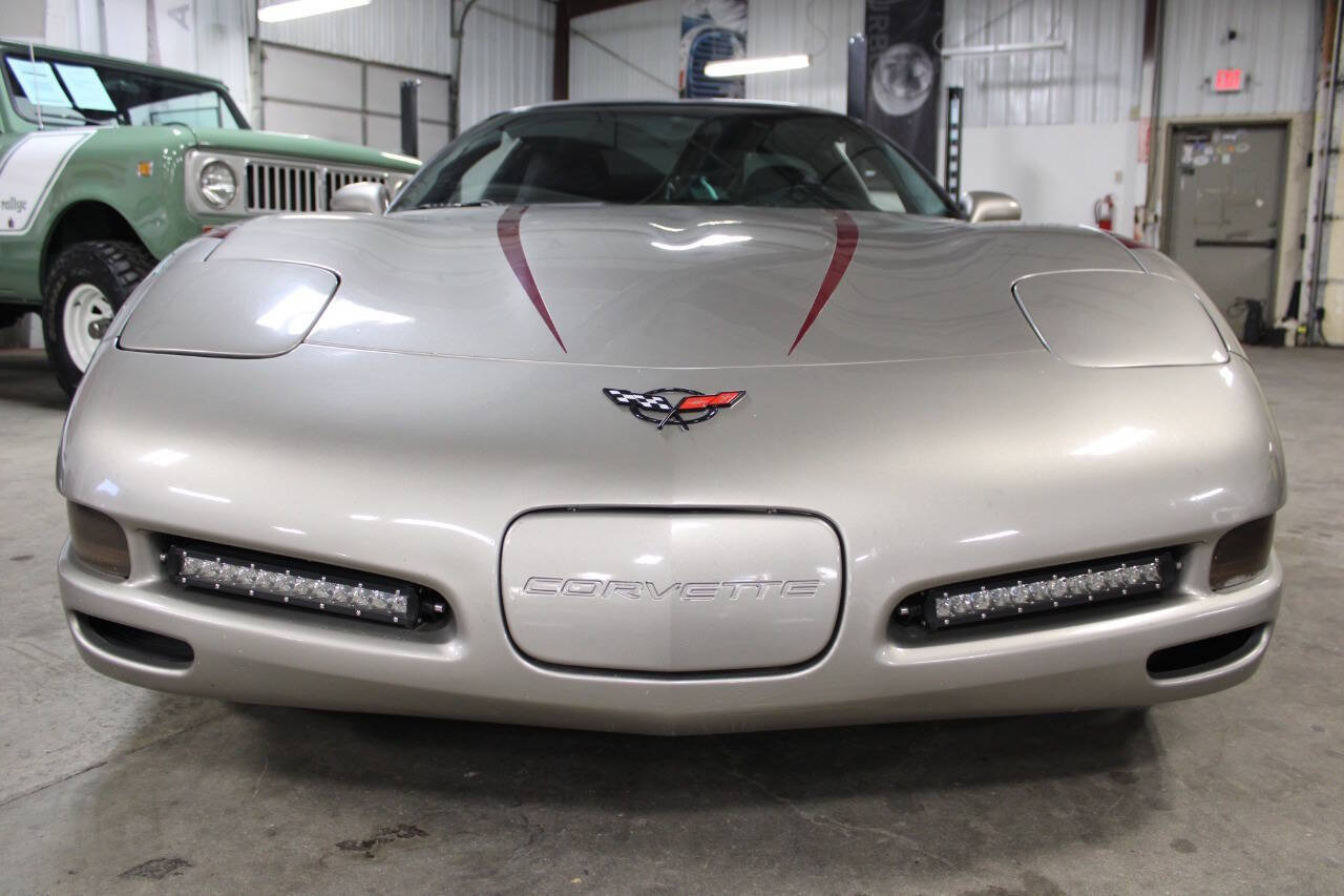 Used 2001 Chevrolet Corvette Coupe w/ Preferred Equipment Group2 RWD image 9