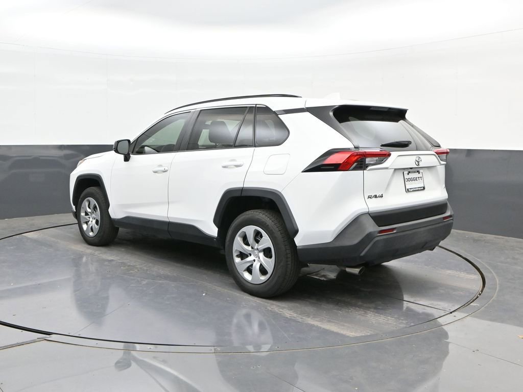 Used 2021 Toyota RAV4 LE image 5