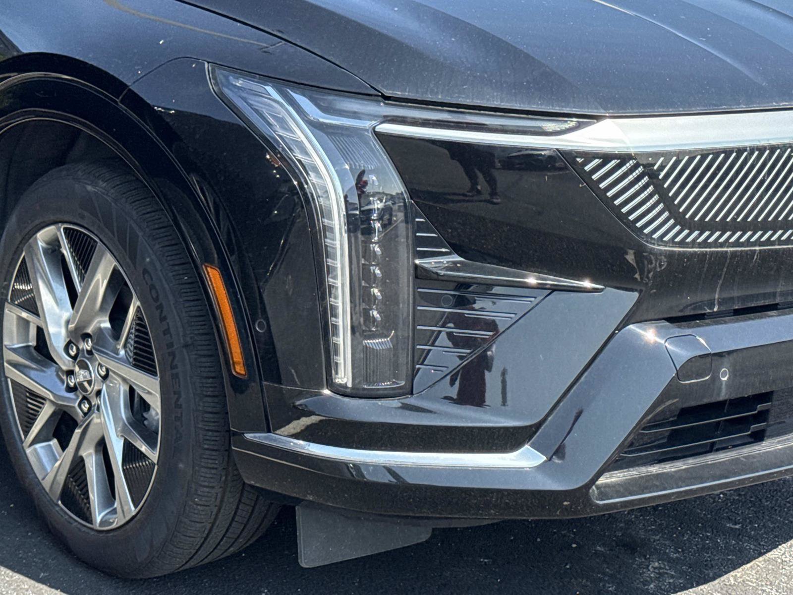 Certified 2025 Cadillac Optiq Luxury 1 AWD/4WD image 4