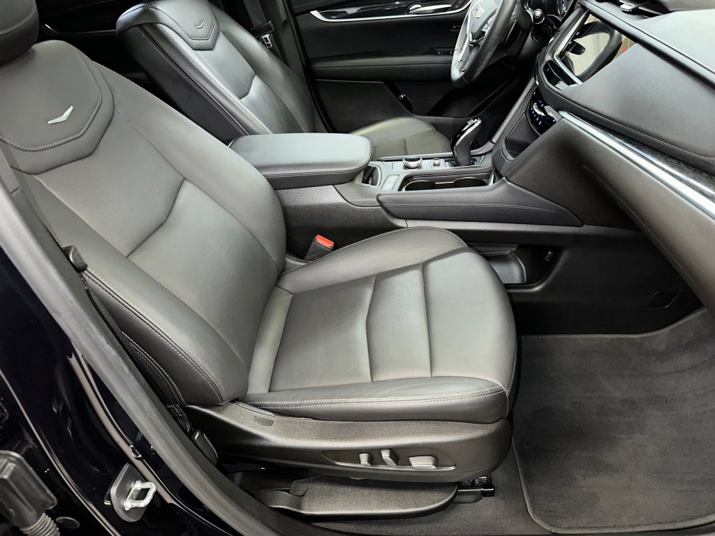 Certified 2022 Cadillac XT5 Premium Luxury w/ Technology Package image 37