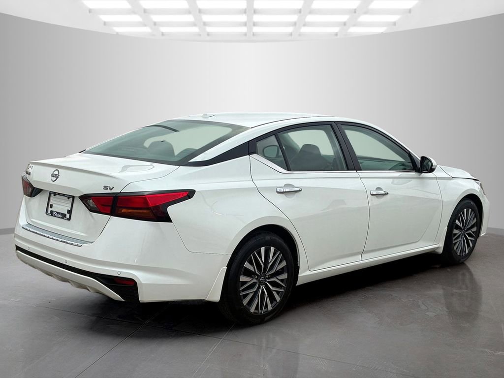 Used 2023 Nissan Altima 2.5 SV FWD image 6
