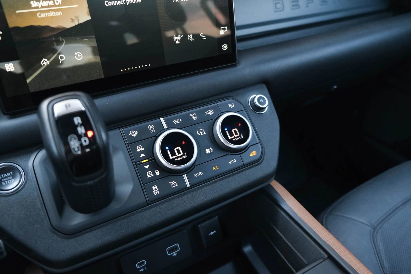 Used 2023 Land Rover Defender 110 X image 40