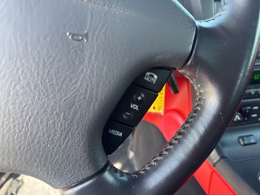 Used 2003 Ford Thunderbird Deluxe image 13