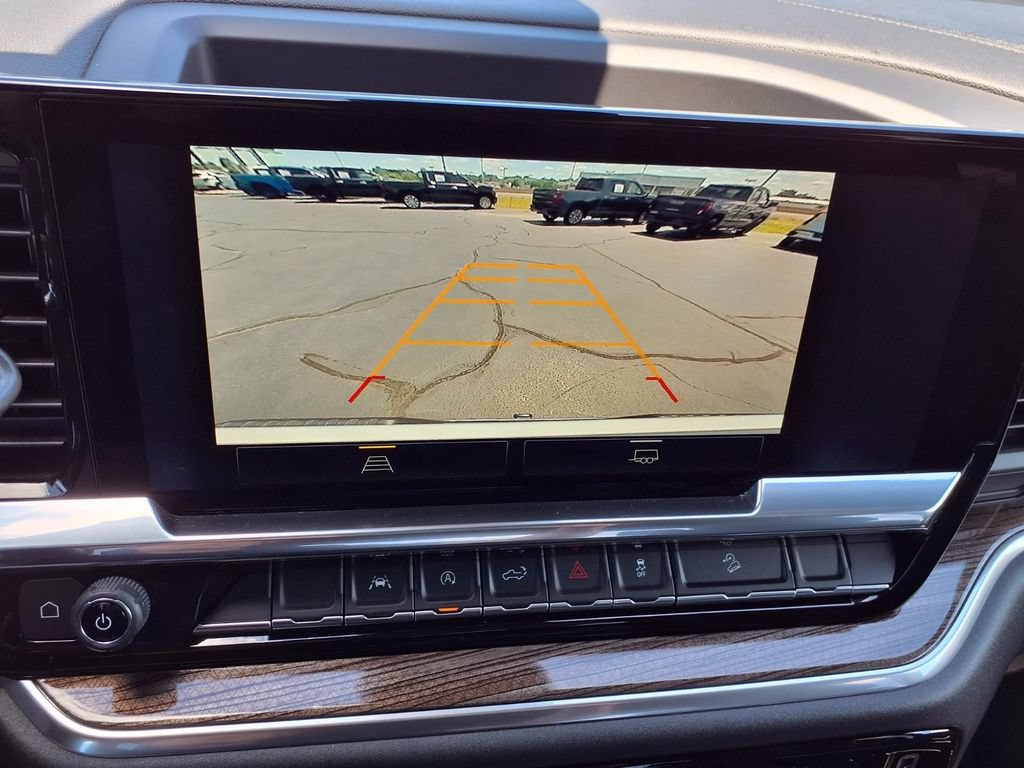 Used 2022 Chevrolet Silverado 1500 LT AWD/4WD image 7