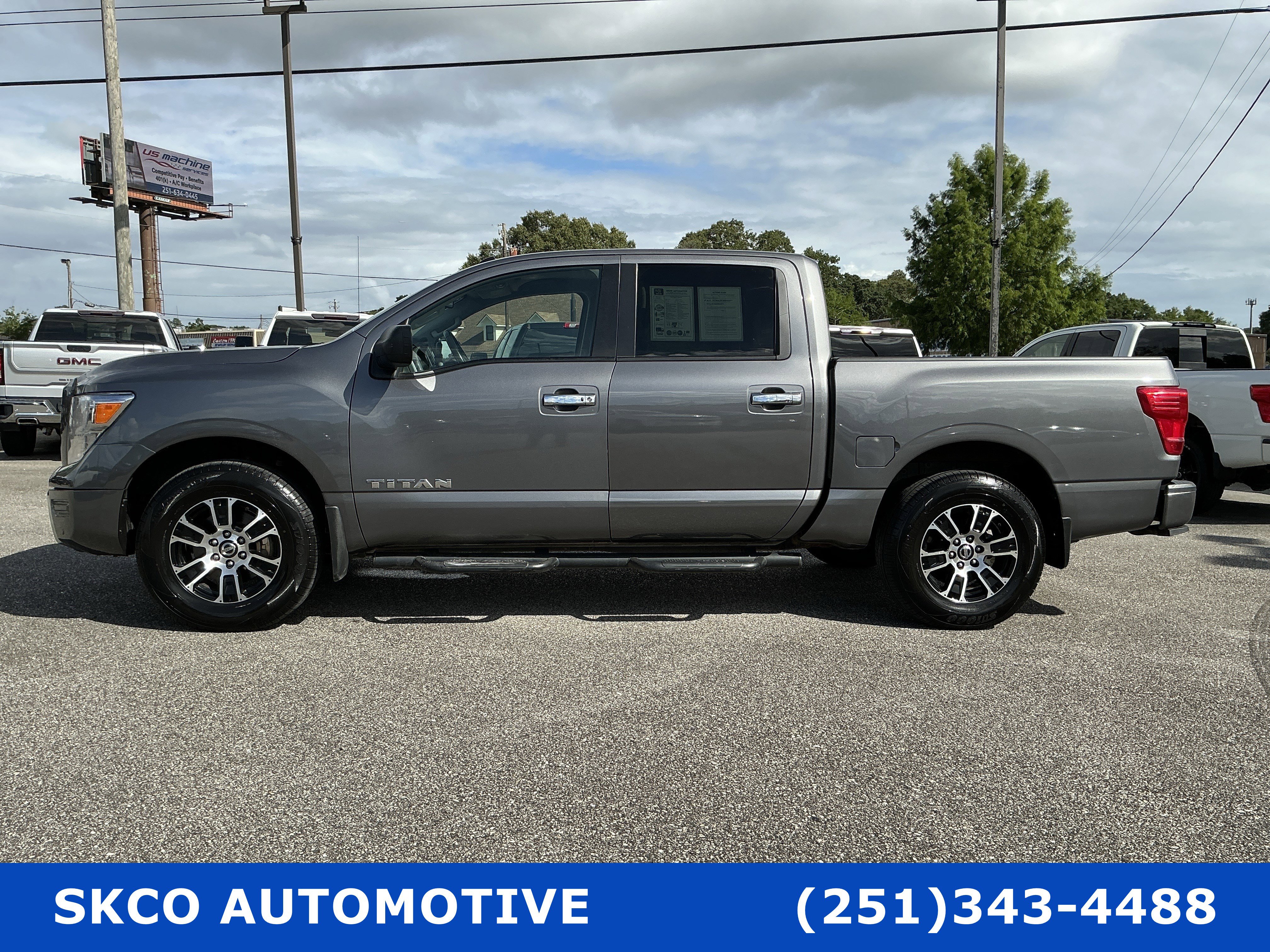 Used 2021 Nissan Titan SV w/ SV Convenience Package AWD/4WD image 2