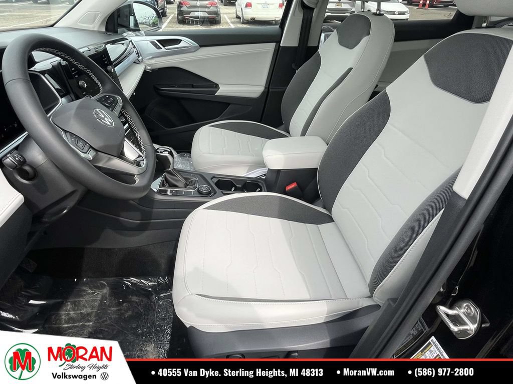 Used 2026 Volkswagen Taos SE AWD/4WD image 14