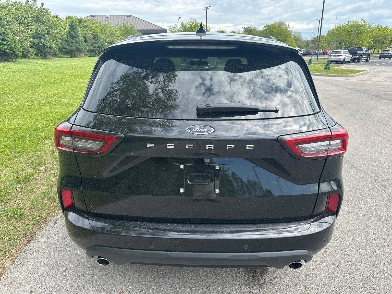 Used 2023 Ford Escape ST-Line w/ Tech Pack #1 FWD image 17