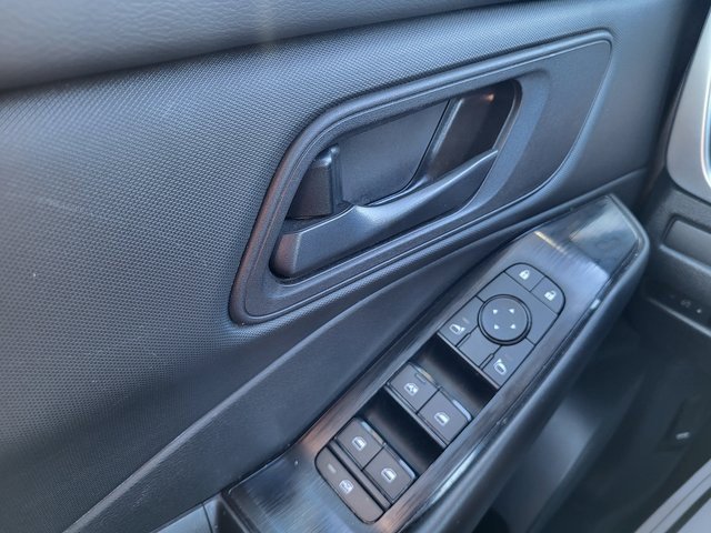 Used 2024 Nissan Rogue S image 23