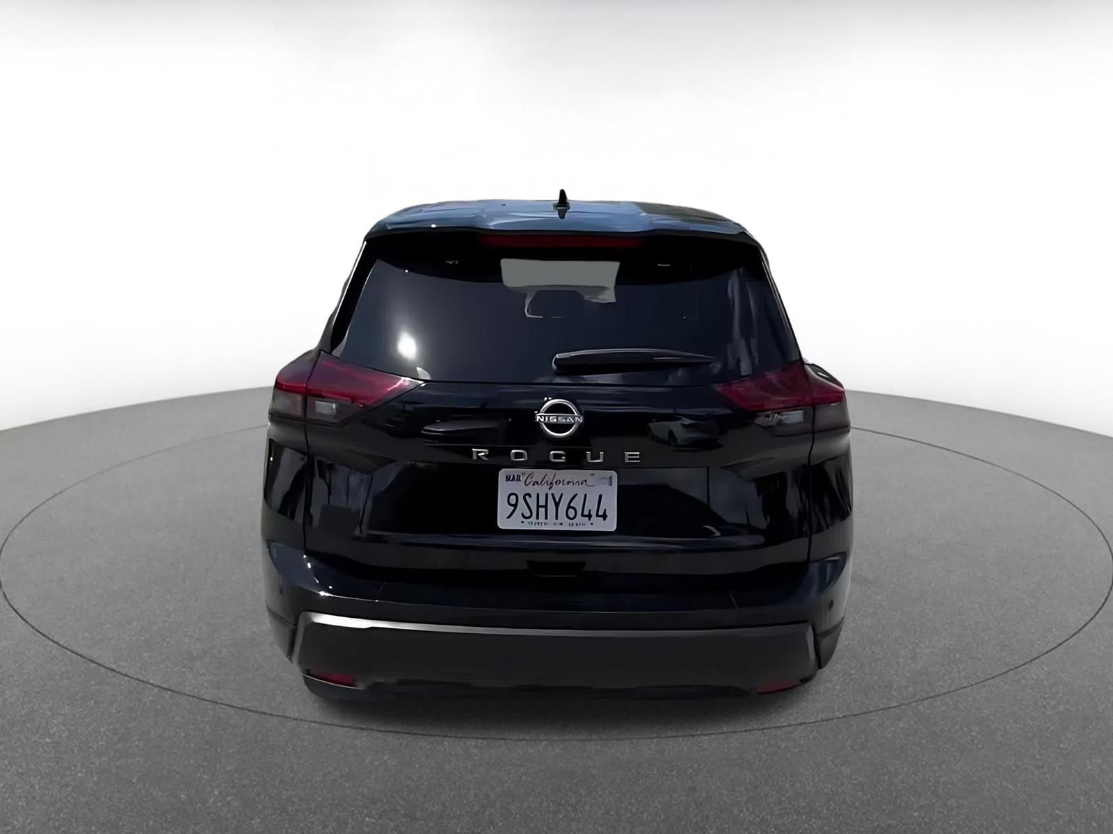 Used 2025 Nissan Rogue SV FWD image 12