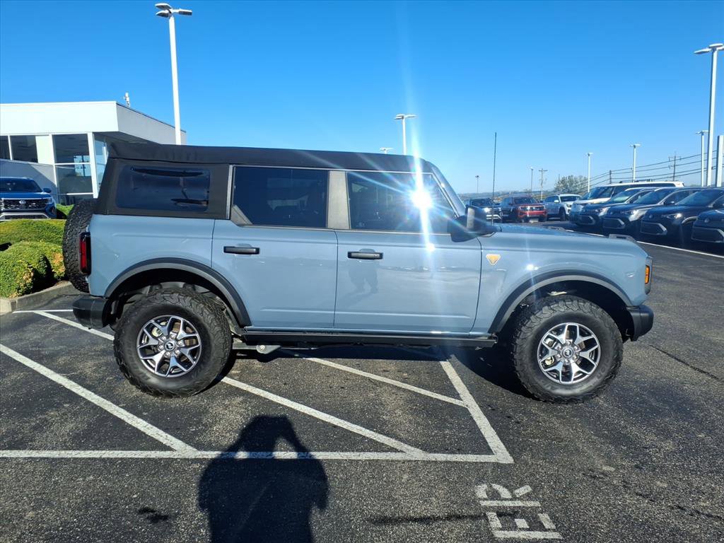 Used 2023 Ford Bronco Badlands image 8