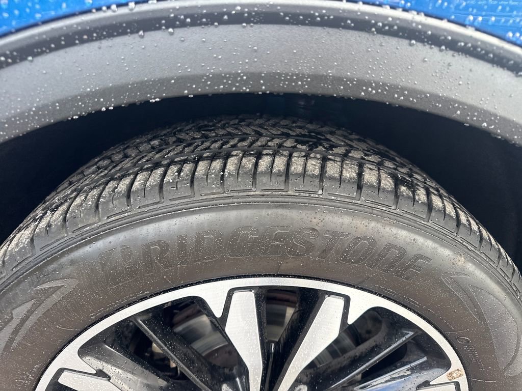 Used 2022 Ford Escape SE w/ SE Sport Appearance Package image 23