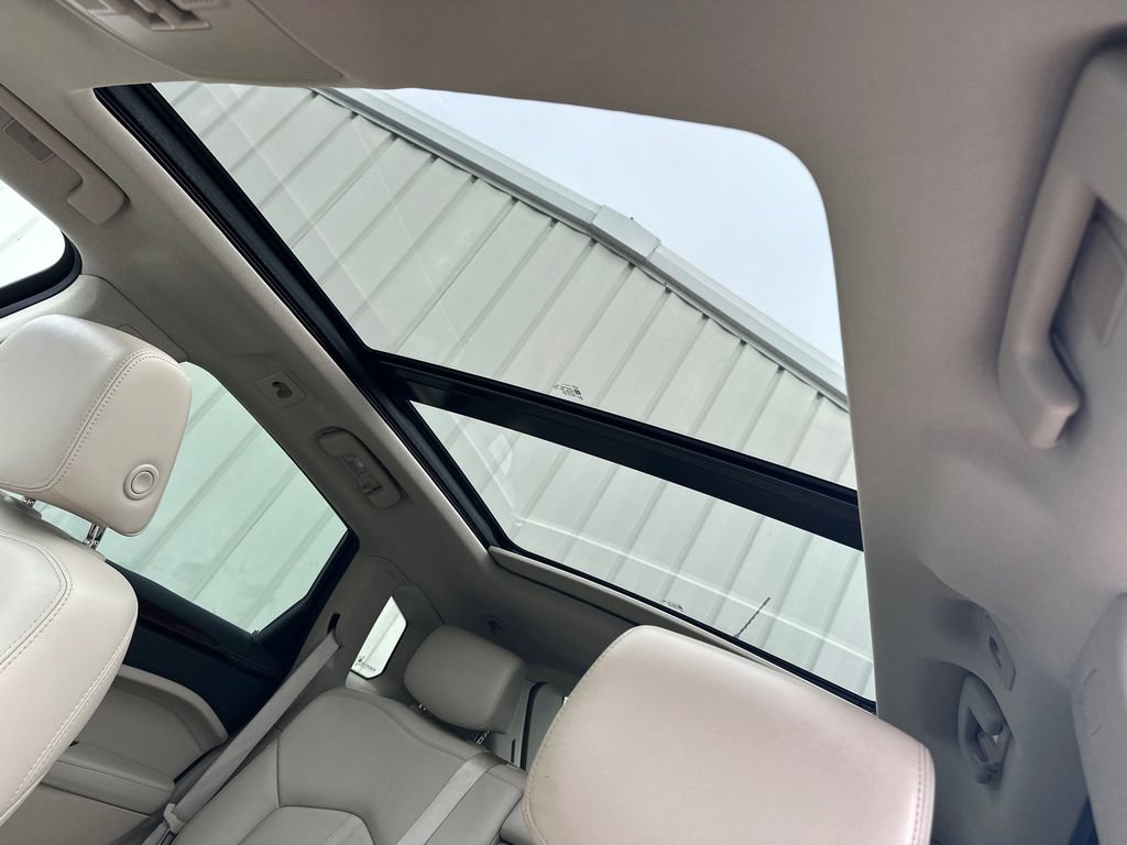 Used 2013 Cadillac SRX Luxury w/ Driver Awareness Package image 31